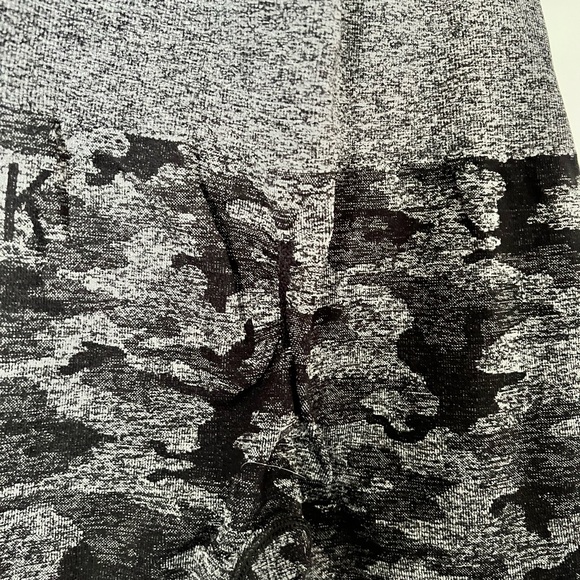 Gymshark Balck Camo Seamless - Picture 3 of 3